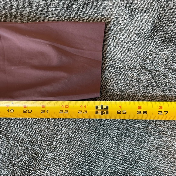 Lululemon Speed Limit Crop 23"
Cherry Cola Size 10 - Picture 11 of 12